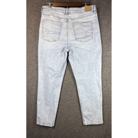 American Eagle Mom Jean Light Wash Distressed Denim Womens Size 14 Short 34x27 - Picture 11 of 13